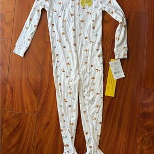 Adorable White Kids Footie with Animal Print Size 18-24 months